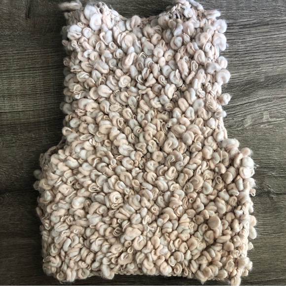 H&M Beautiful Knit Sweater Vest - Picture 2 of 6